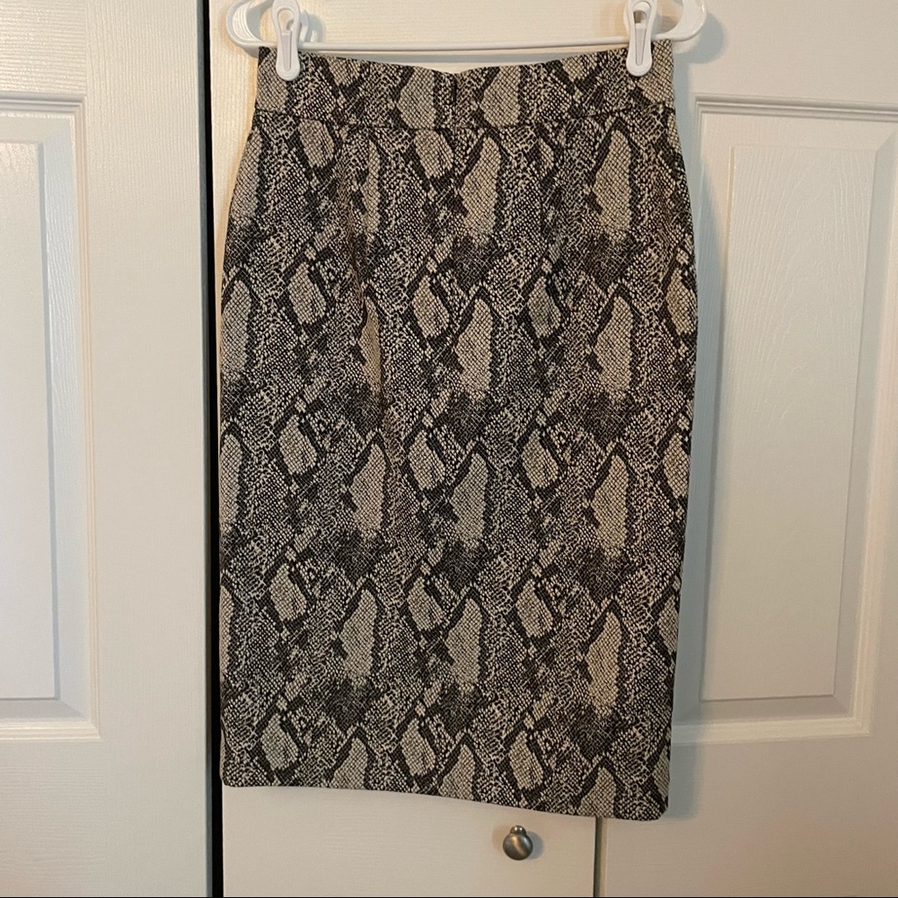 NWT Ann Taylor Snake Print Pencil Skirt Size 0